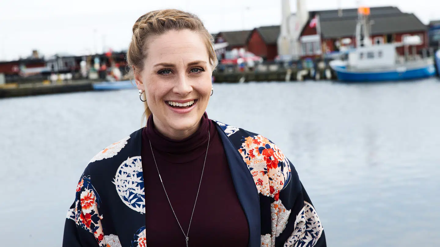 Anklen gav efter, og så måtte DR-værten køres med ambulance.