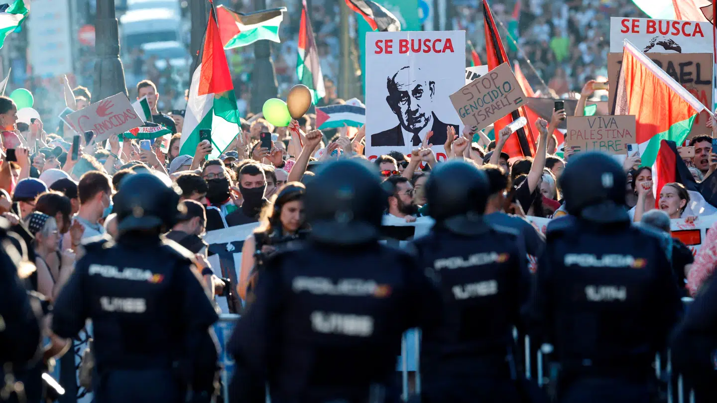 Den sidste Vuelta-etape blev stoppet af pro-palæstinensiske demonstranter.