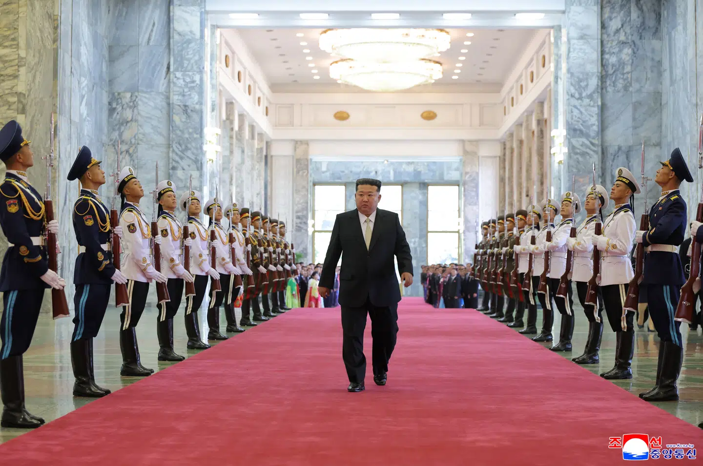 Kim Jong-un ses her i den nordkoreanske hovedstad, Pyongyang, den 9. september. Billedet er udsendt af det statslige nyhedsbureau KCNA.