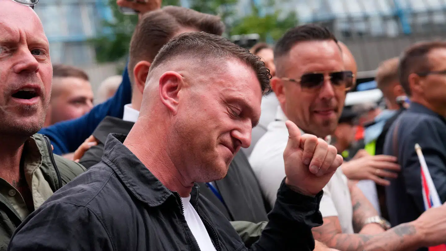Tommy Robinson ved weekendens demonstration i London. Her er han en af de helt centrale personer.