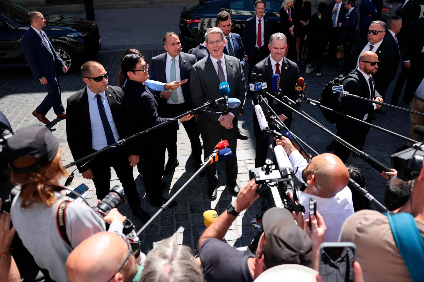 Ifølge USAs finansminister, Scott Bessent, er USA og Kina blevet enige om en rammeaftale om TikTok. Kongressen forbød sidste år det sociale medie i USA, men Donald Trump har flere gange udskudt forbuddet.