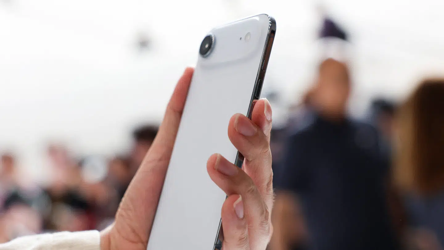 Arkivfoto af iPhone air.