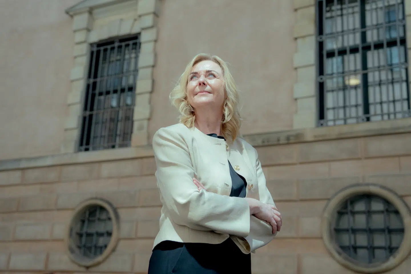 »Lad mig gøre det helt klart én gang for alle: Min førsteprioritet er en ny blågrøn og borgerlig regering til gavn og glæde for hele Danmark,« skriver Mona Juul (K). Foto: Asger Ladefoged