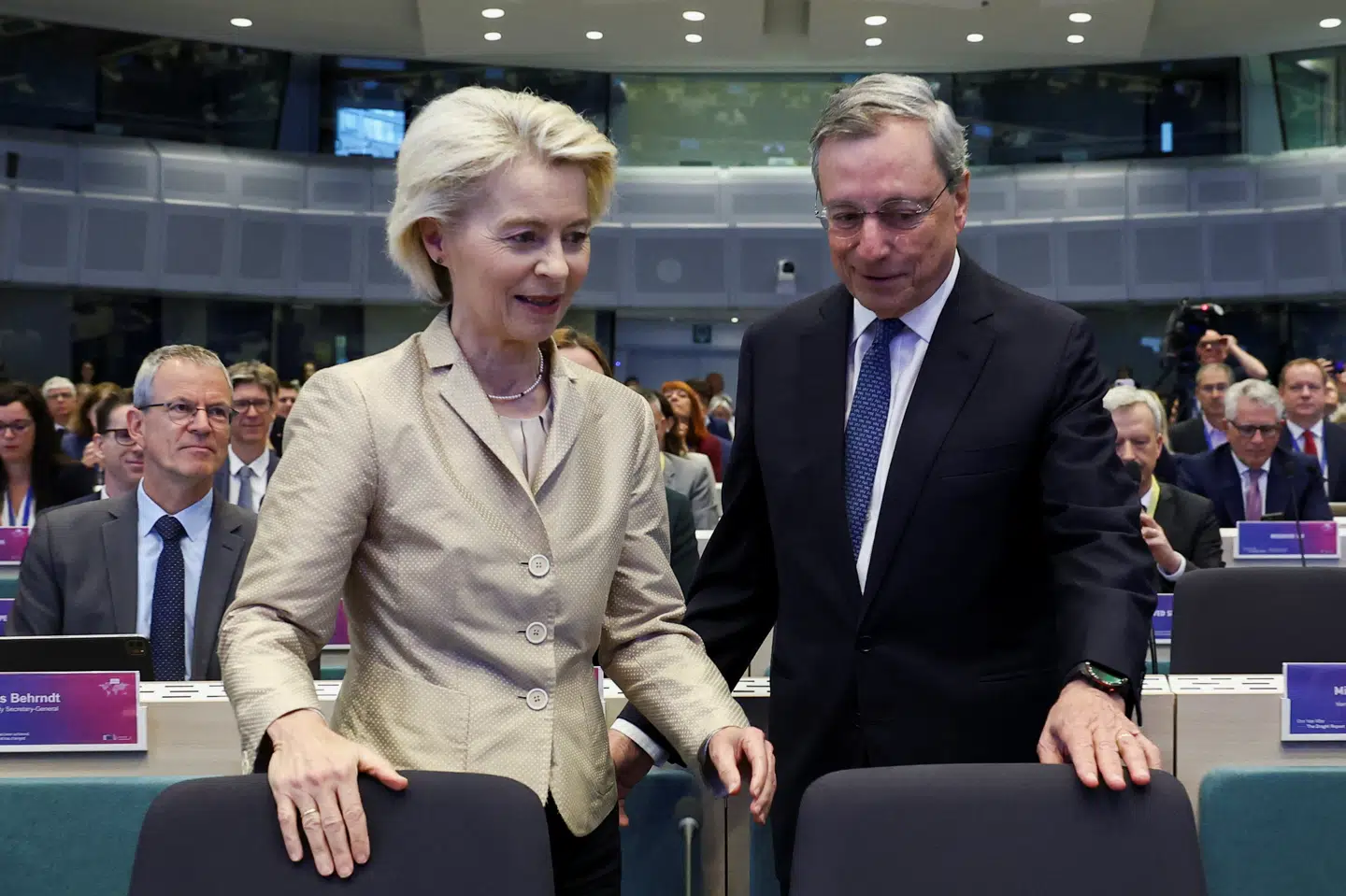 Den tidligere formand for Den Europæiske Centralbank, Mario Draghi, og EU-Kommissionens formand, Ursula von der Leyen, deltog tirsdag i en konference med fokus på resultaterne et år efter Draghi-rapporten blev offentliggjort.