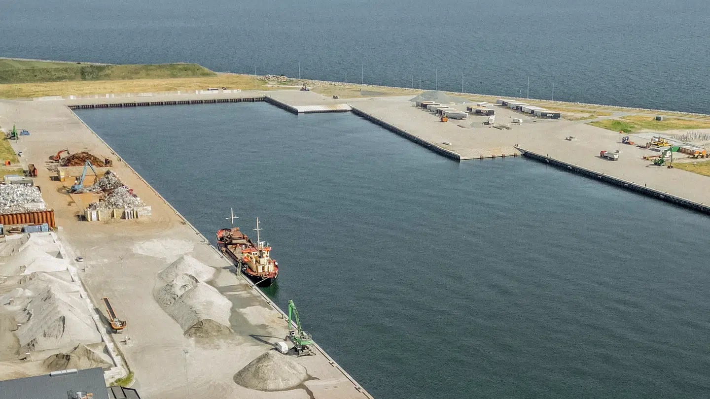 Tilbage i januar udspillede sig en mystisk hændelse over Køge Havn. Nu peger interne dokumenter på, hvem der var på færde i luftrummet over den topsikrede havn.