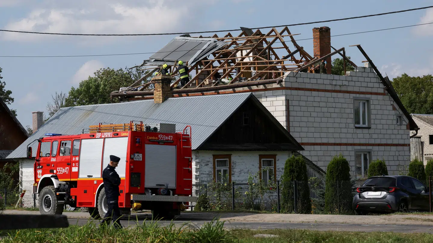 Billedet af huset blev delt vidt og bredt i forbindelse med dronernes indtrængen. Men måske var det slet ikke en drone, der ødelagde det.
