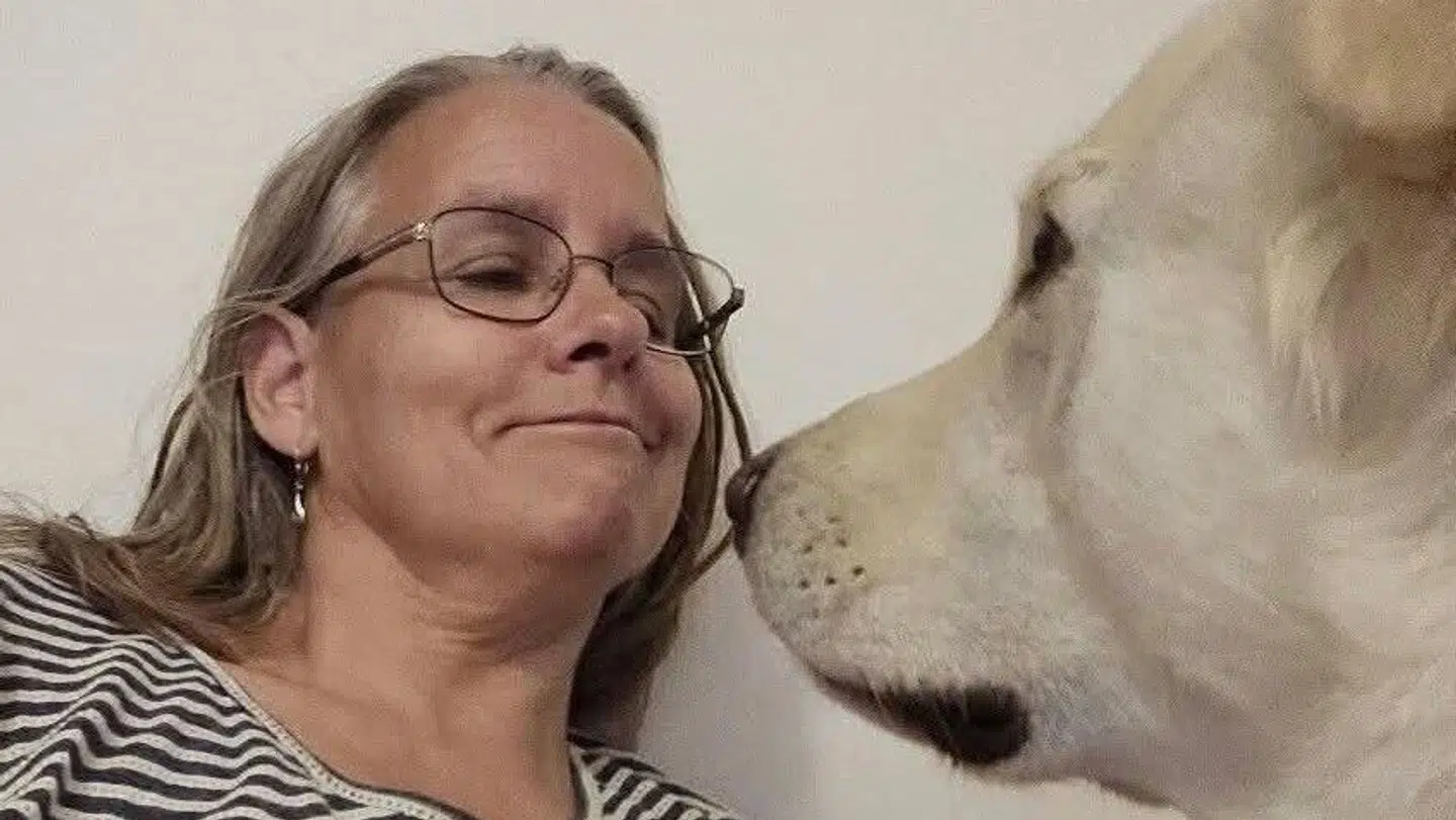 Jette Bay dyster med i Millionærklubbens Aktiespil.