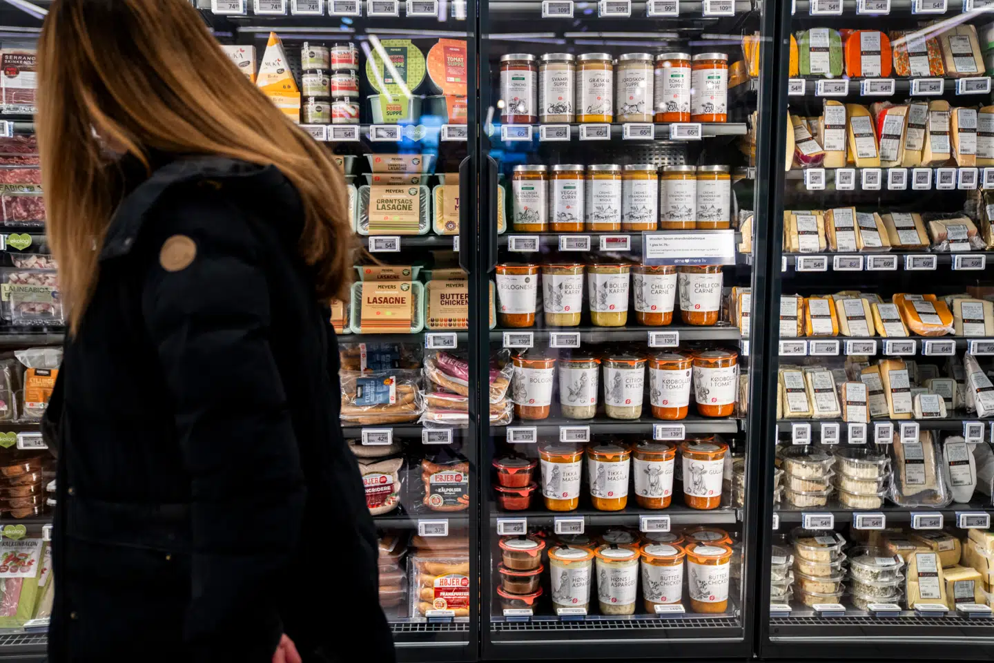 Ultraforarbejdede fødevarer skabes gennem komplekse industrielle processer, hvor ingredienser bliver udtrukket fra naturlige råvarer og kombineret med andre stoffer. Det resulterer i fødevareprodukter, der er langt fra deres oprindelige form.