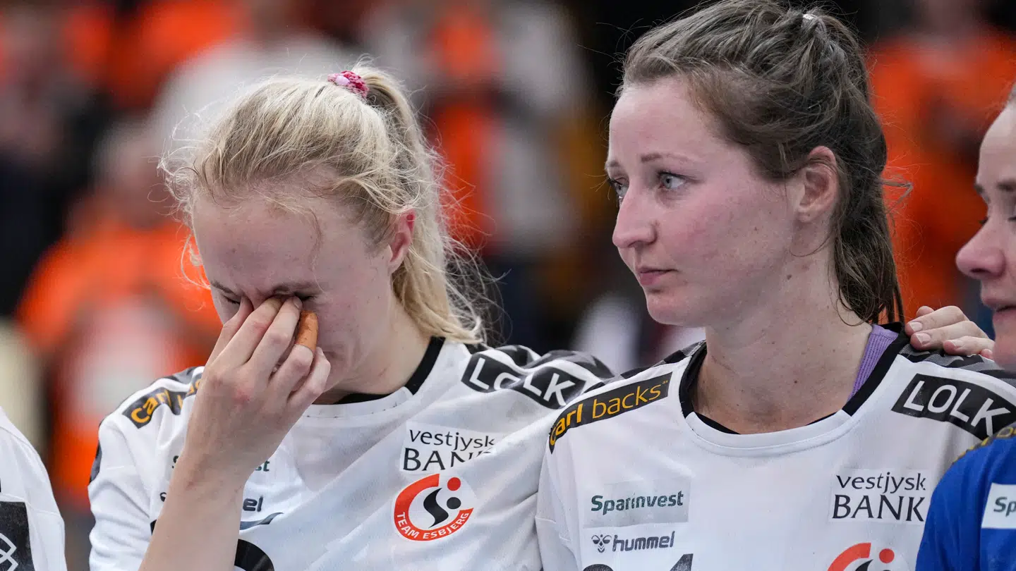 Henny Reistad, Sanna Charlotte Solberg og resten af det norske landshold var involveret i en trafikulykke onsdag i Tjekkiet.