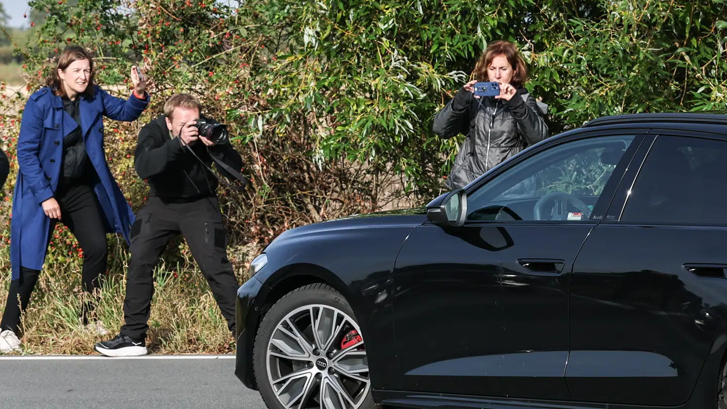 Christian B. blev hentet i fængslet af sin advokat tidligt onsdag morgen. Selvom der var mange fotografer til stede fik ingen et billede af ham i bilen.