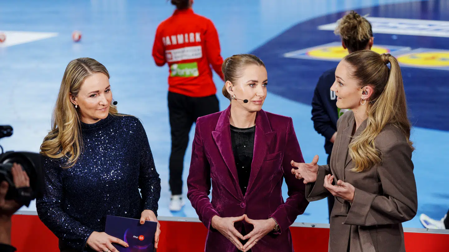 TV 2 vært Stine Bjerre Mortensen sammen med eksperterne Lærke Møller og Sofie Bæk ved EM i Wien sidste år.