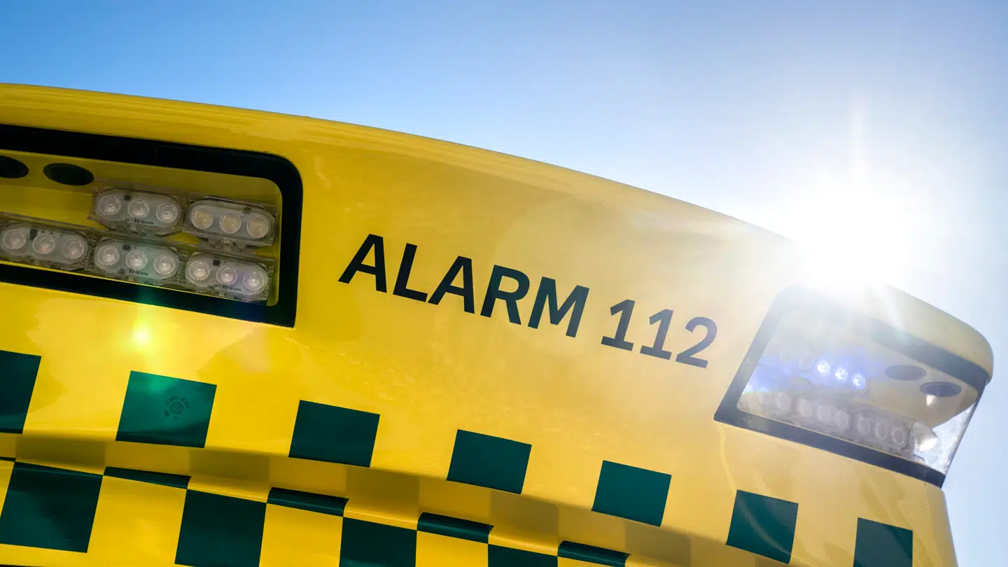 To personer blev onsdag kørt på hospitalet, efter et militærkøretøj væltede under en øvelse.