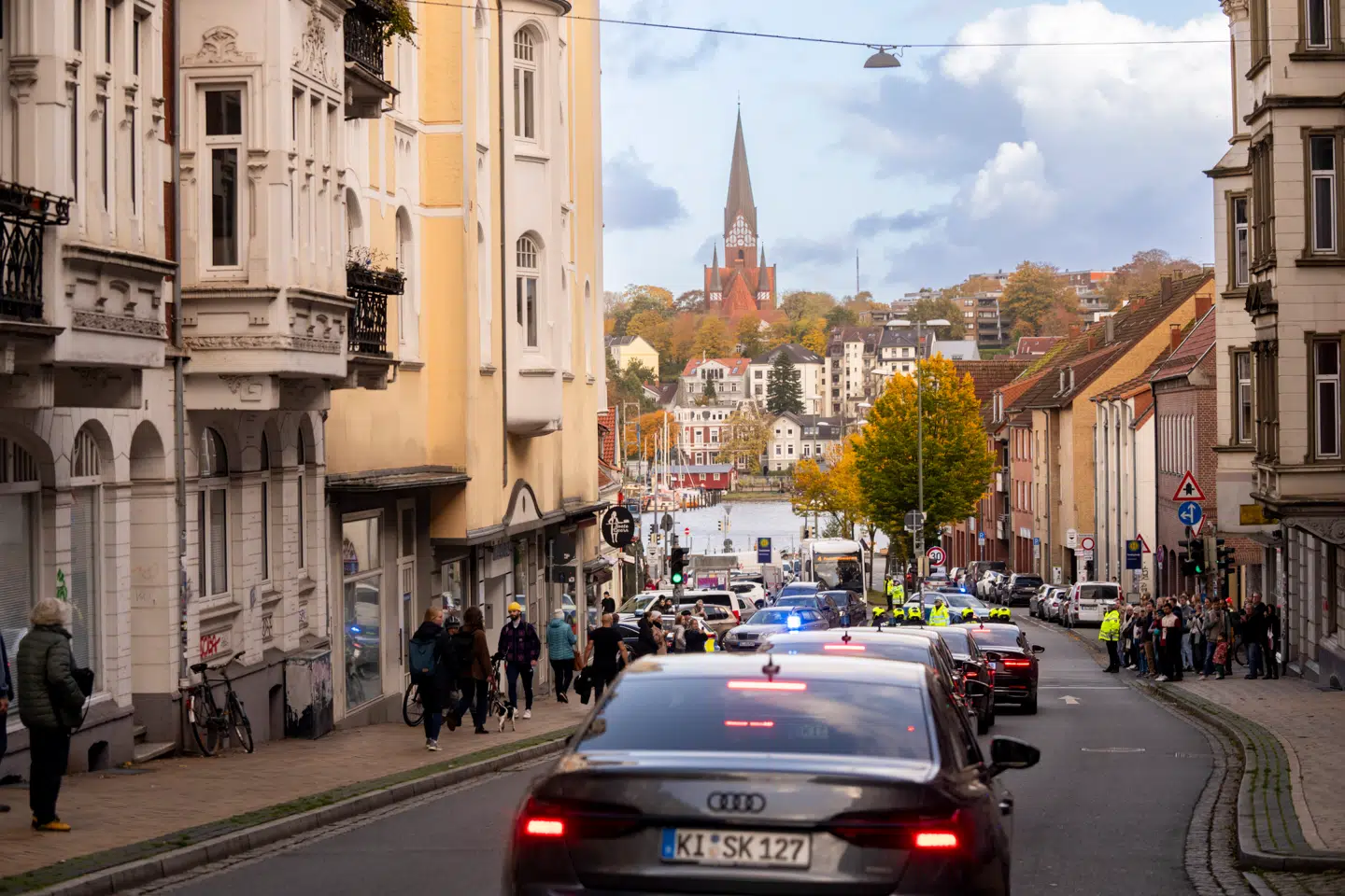 Skilt i butiksrude vækker opsigt i butik i Flensborg.