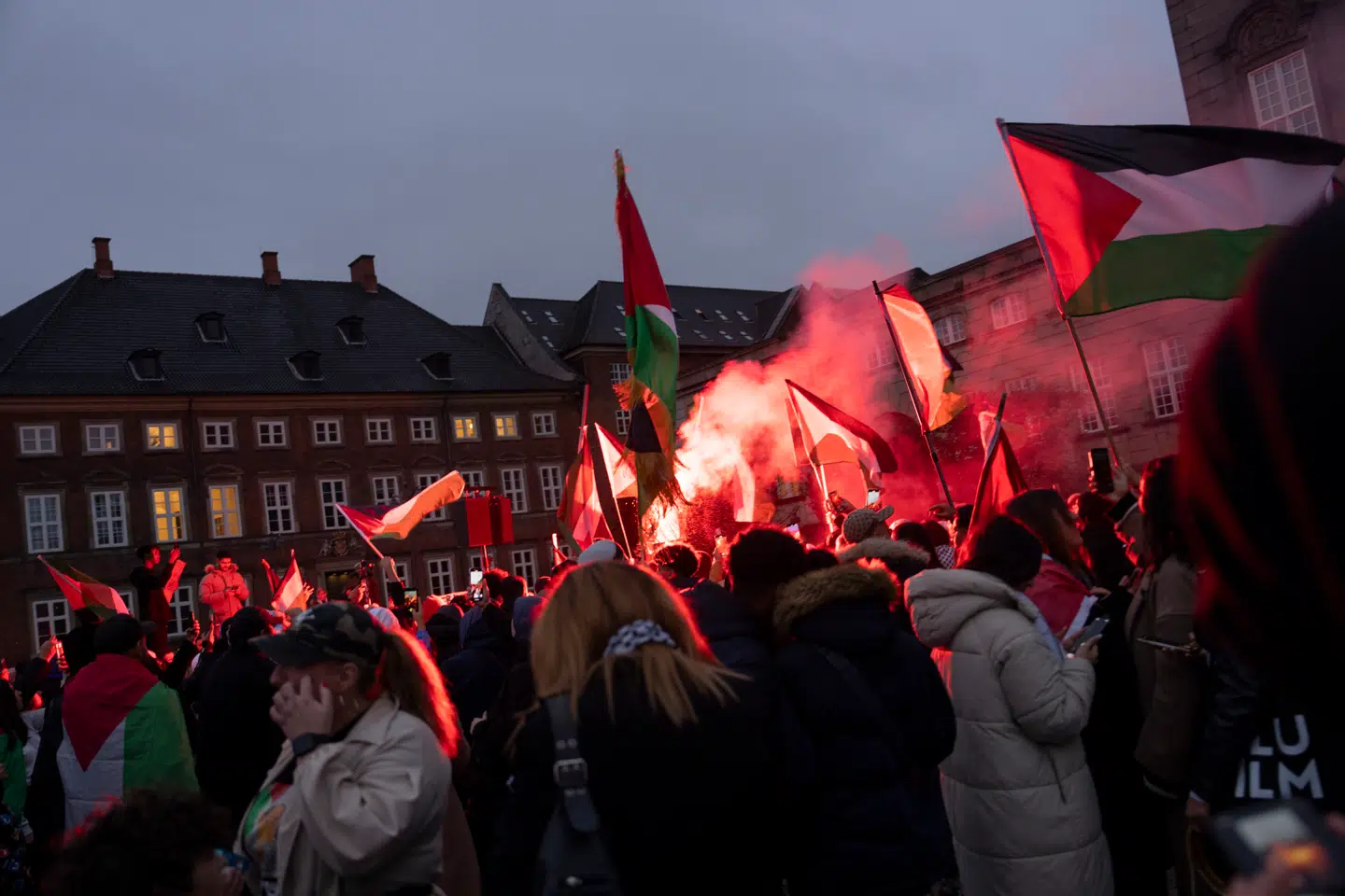 »Det er fint, at man demonstrerer, men at man lader sin vrede og frustration gå ud over uskyldige personer, er uacceptabelt,« skriver Christian Lindved. Billedet er fra 2023. Arkivfoto: Liv Latricia Habel