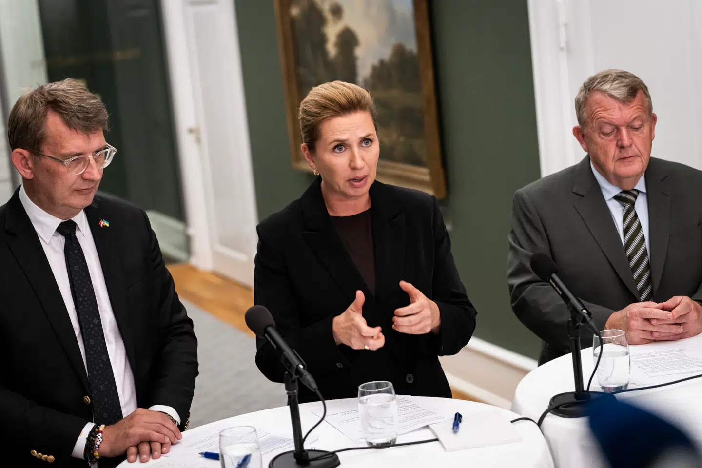 Statsminister Mette Frederiksen, forsvarsminister Troels Lund Poulsen og udenrigsminister Lars Løkke Rasmussen under pressemødet i går. Foto: Emil Nicolai Helms, Scanpix