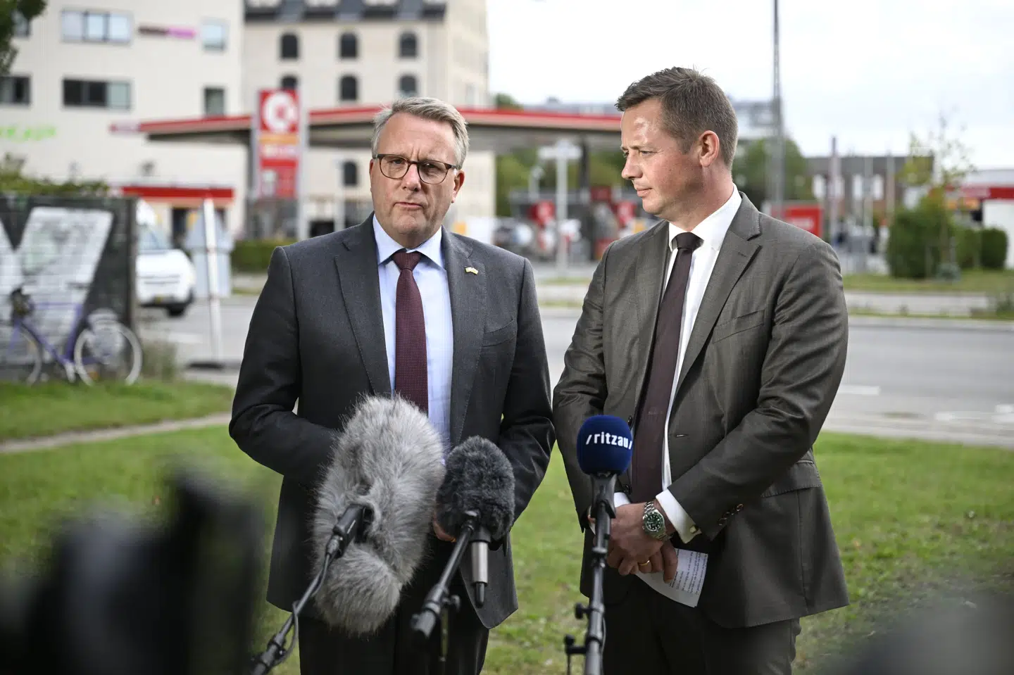 Erhvervsminister Morten Bødskov svarer på et spørgsmål på pressemødet, at der ikke er regnet på forbruget og det eventuelt øgede CO2-udslip.