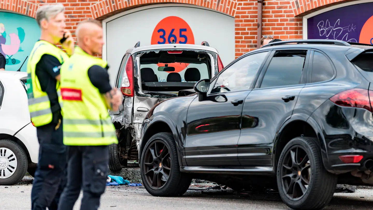 I august måned blev en 65-årig mand dræbt af en vanvidsbilist. En kun 17-årig mand af anden etnisk herkomst end dansk er sigtet i sagen Han mistænkes for at have været påvirket af lattergas.