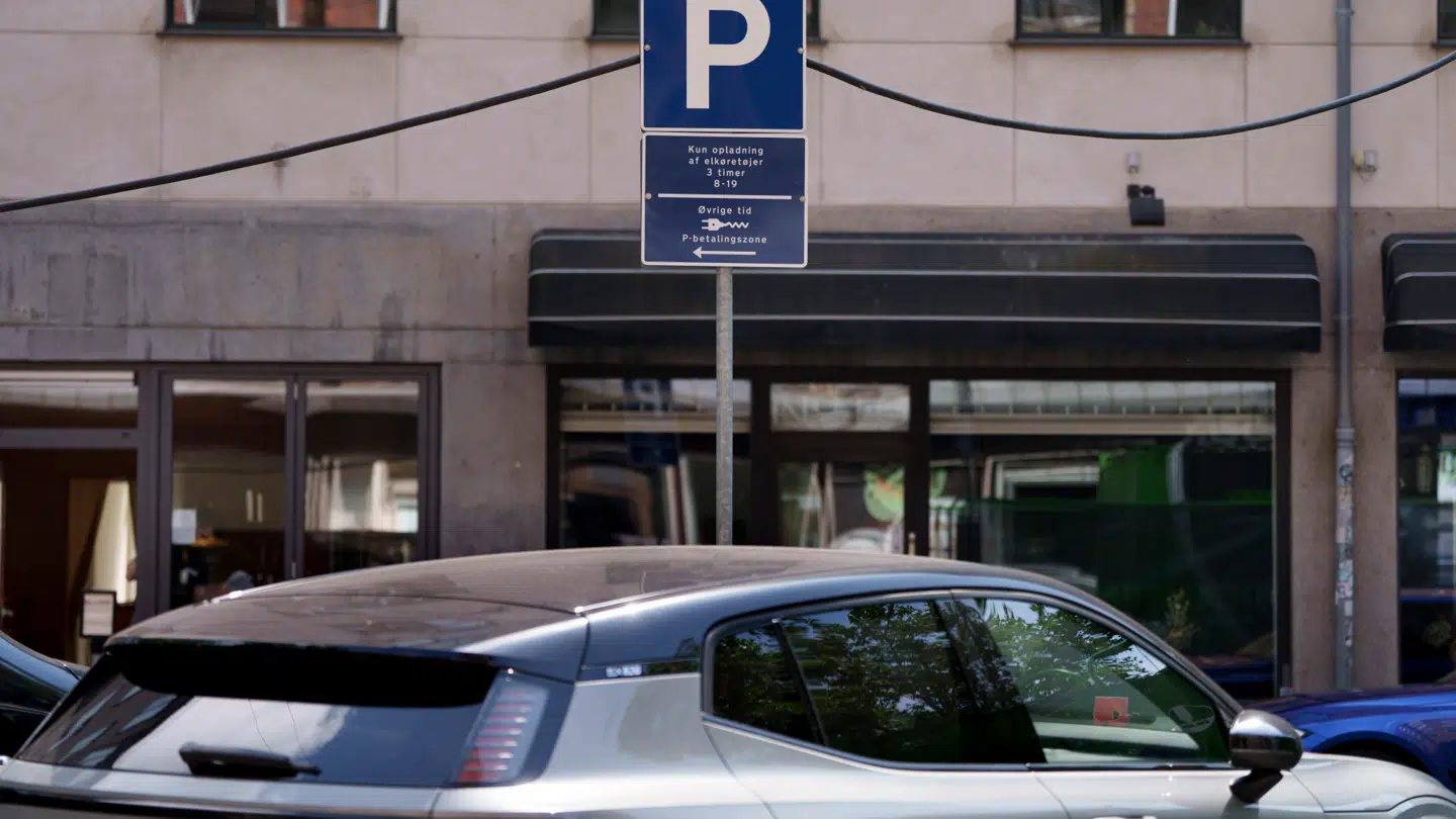 Nu fjerner flertal i kommunen helt særlig parkeringsregel.