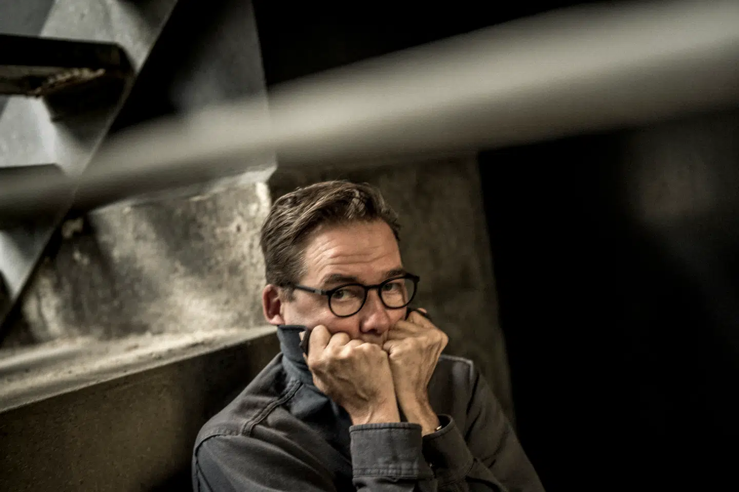 »Jeg tror, der måske vil være nogle, som leder efter et »men«, når jeg svarer »ja« så utvetydigt til, om jeg havde en god opvækst. Alt var ikke lige sjovt eller lige vidunderligt, men jeg vænnede mig til, at det var, sådan det var i min familie.«