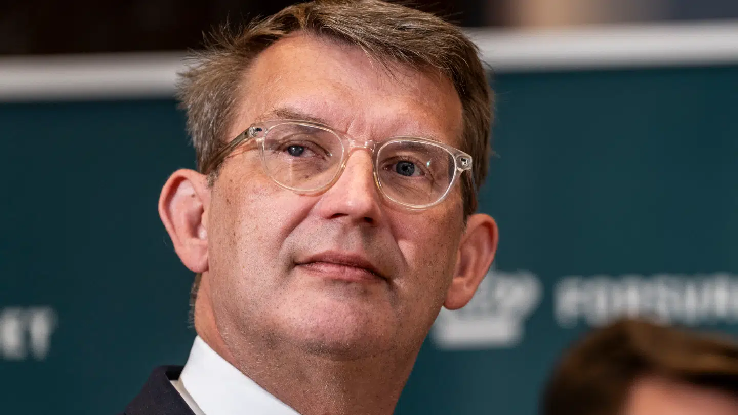 'Det er en meget gunstig situation for en mand, som mange ikke havde stået store chancer i politik for ganske kort tid siden. Men som tværtimod blev italesat som den kedelige og kønsløse,' siger Qvortrup.