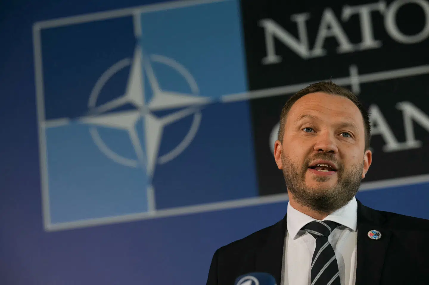 Estlands udenrigsminister, Margus Tsahkna, kalder en russisk krænkelse af landets luftrum fredag for "uden fortilfælde uforskammet".