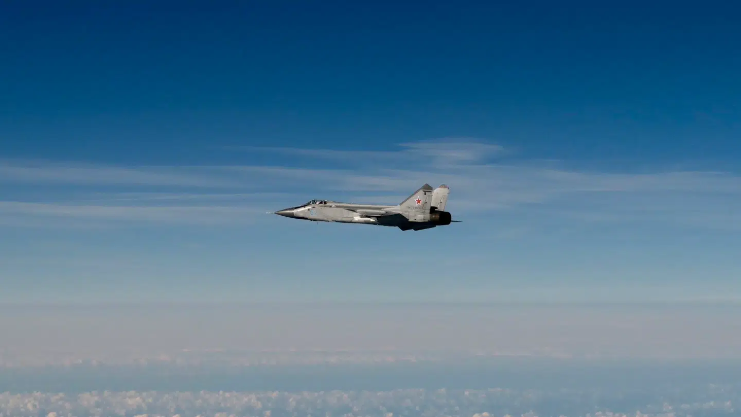 Svenske kampfly af typen JAS 39 måtte skride ind, da Rusland fredag krænkede Letlands luftrum. Det oplyser Sveriges forsvar.