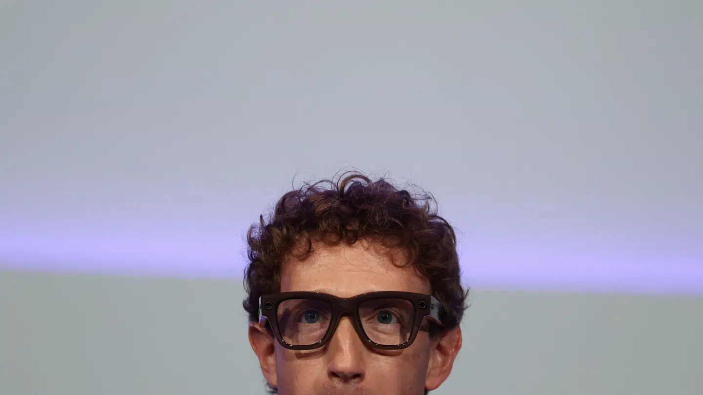 Mark Zuckerberg skød selv skylden på dårlig internetforbindelse.