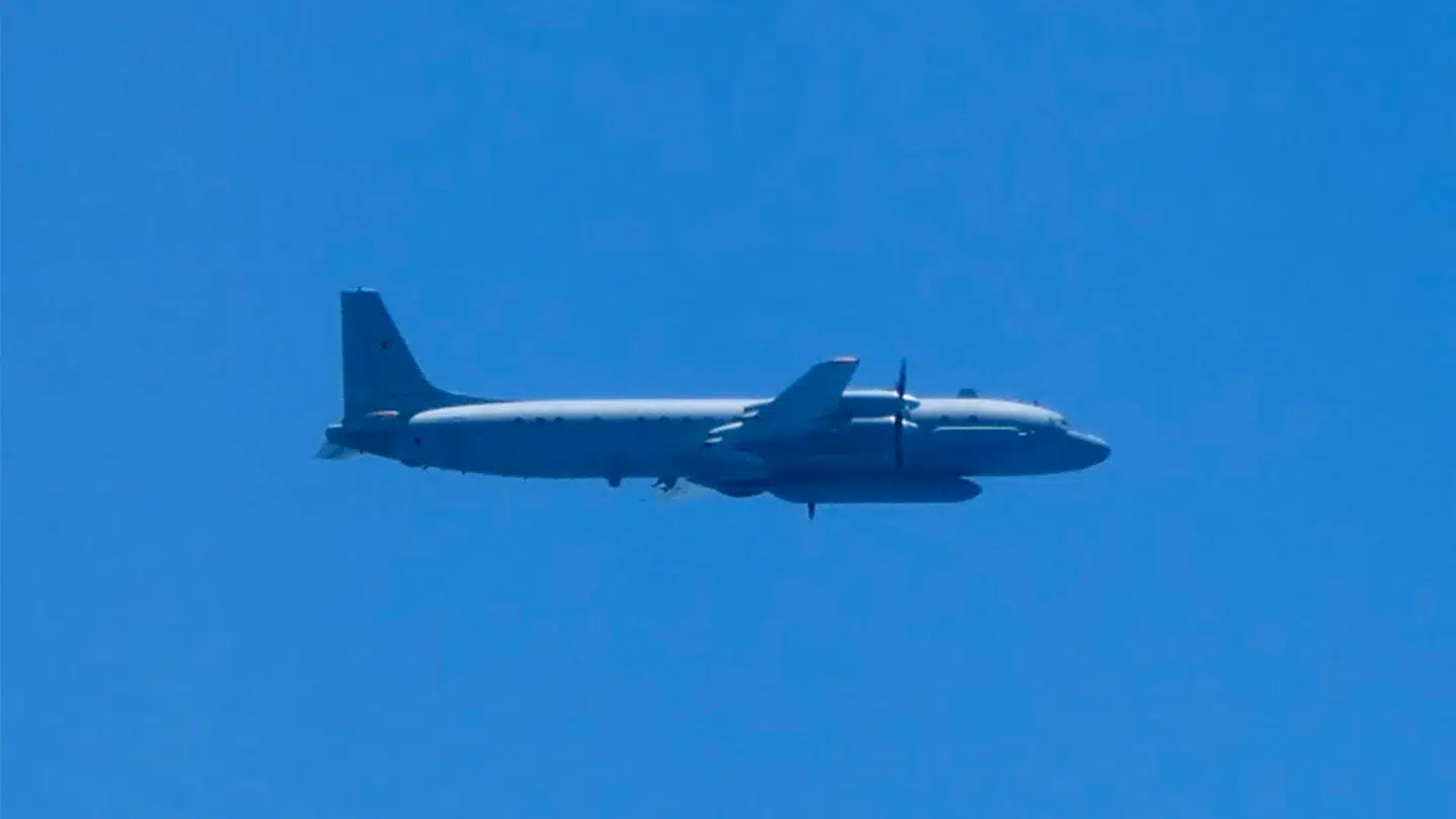 Arkivfoto. Et russisk militærfly af varianten Ilyushin Il-20 er blevet spottet over Østersøen - her et billede fra 2023.