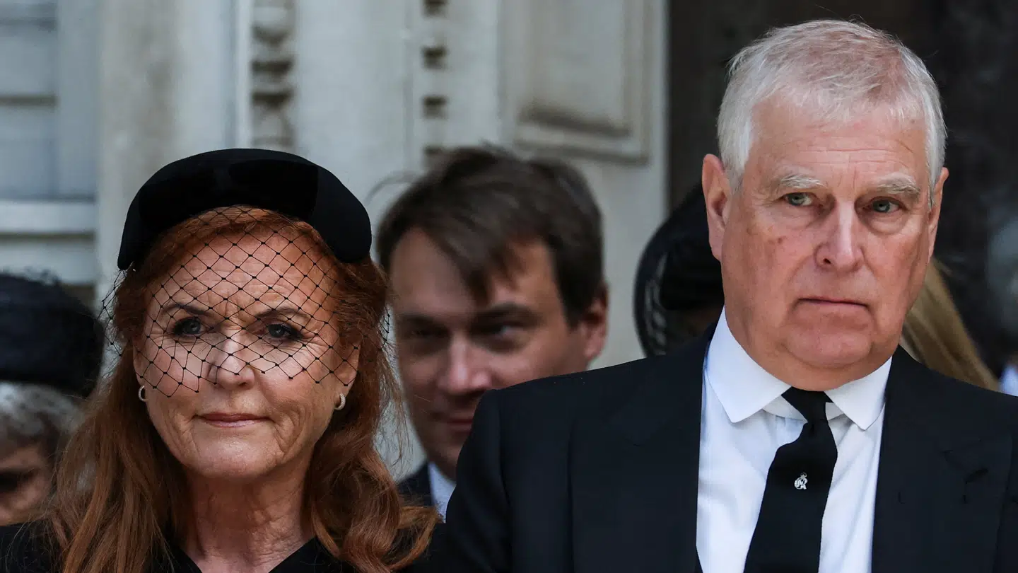 Det tidligere ægtepar Sarah Ferguson og prins Andrew blev for første gang i mange år set sammen, da tidligere i september var til bisættelse for hertuginden af Kent.