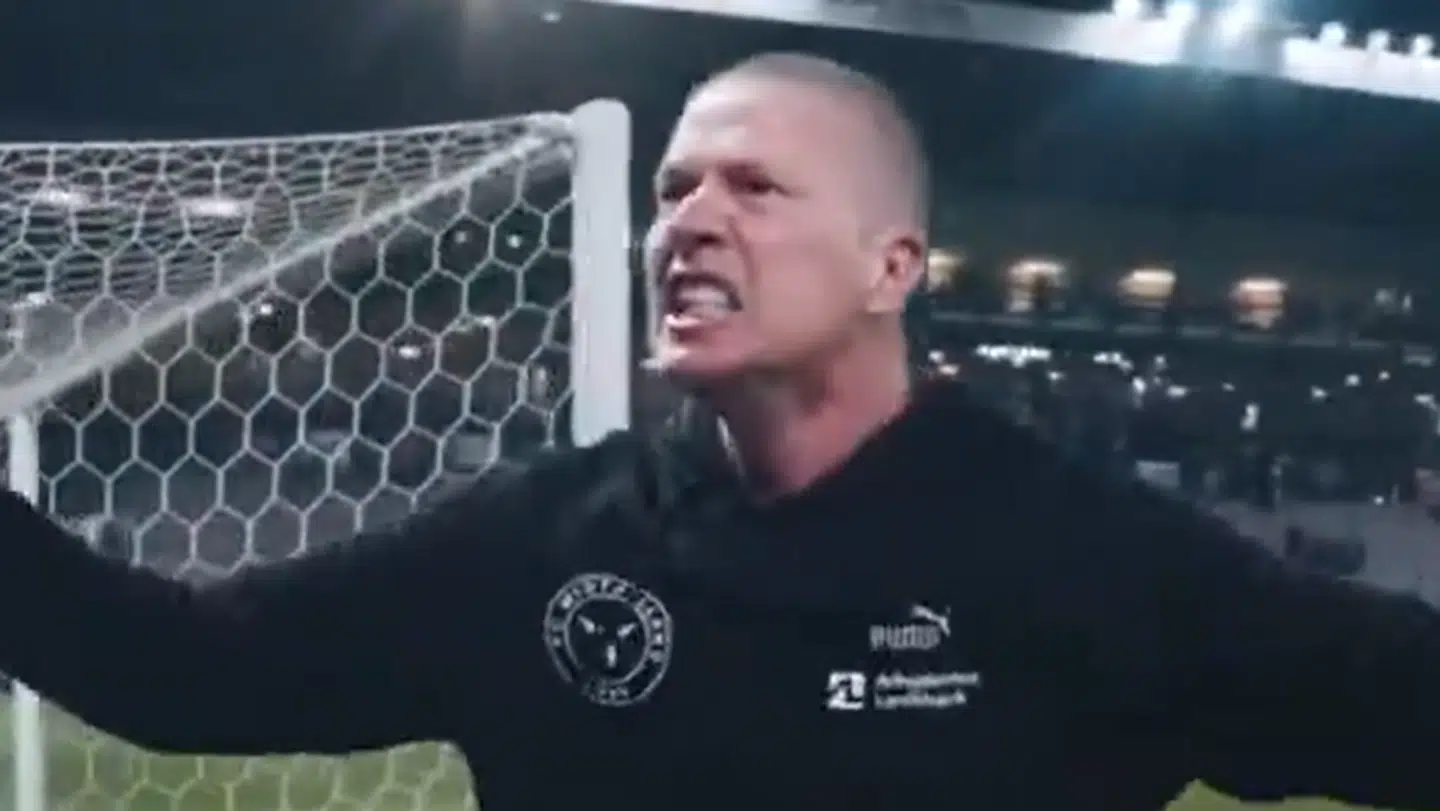 FCM-træner Mike Tullberg gik amok i vild jubel over sejren mod Viborg.