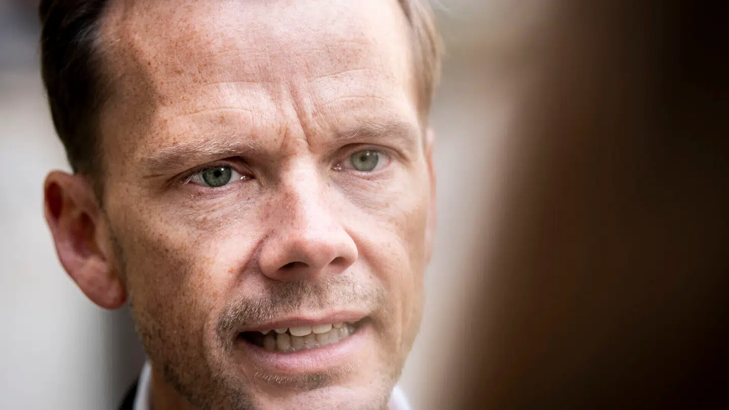 Justitsminister Peter Hummelgaard (S) bliver nu hevet ind i sagen om aflysningen af en fodboldkamp med et af den jødiske sportsklub JIF Hakoahs U12-hold.
