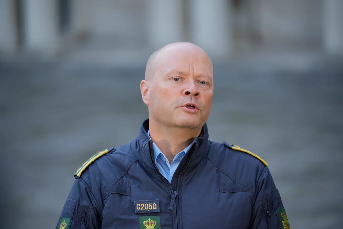 Politiinspektør Jens Jespersen siger på et pressemøde, at der med kapabel aktør menes en »aktør, der har redskaberne til at vise sig frem«.