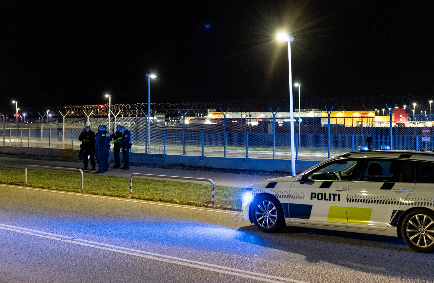 Politiinspektør Jens Jespersen sagde på et pressemøde tirsdag morgen, at større droner »viste sig frem« over Københavns Lufthavn.