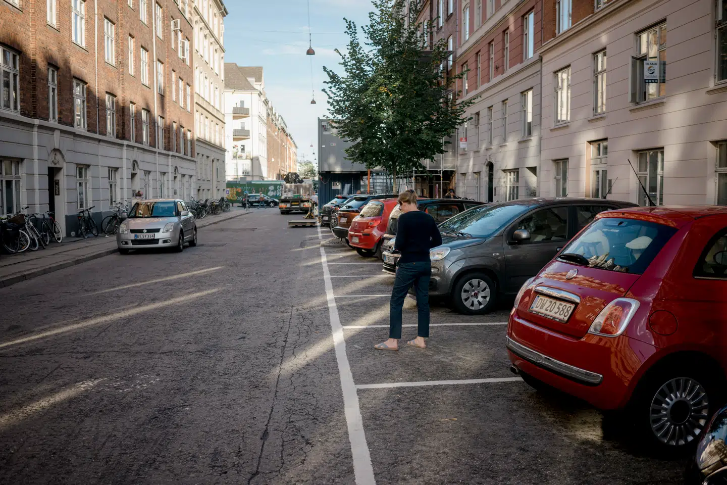 Mere parkering kan for eksempel være til udpendlere, indpendlere, varelevering, håndværkere, weekendbilister. Mindre parkering kan motiveres af ønsker om plads til udeservering, cykelparkering, træer, skriver Søren Have.