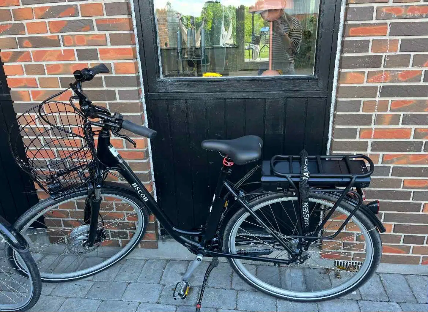 Her kan man se Olines datters cykel, der blev stjålet den 11. september.