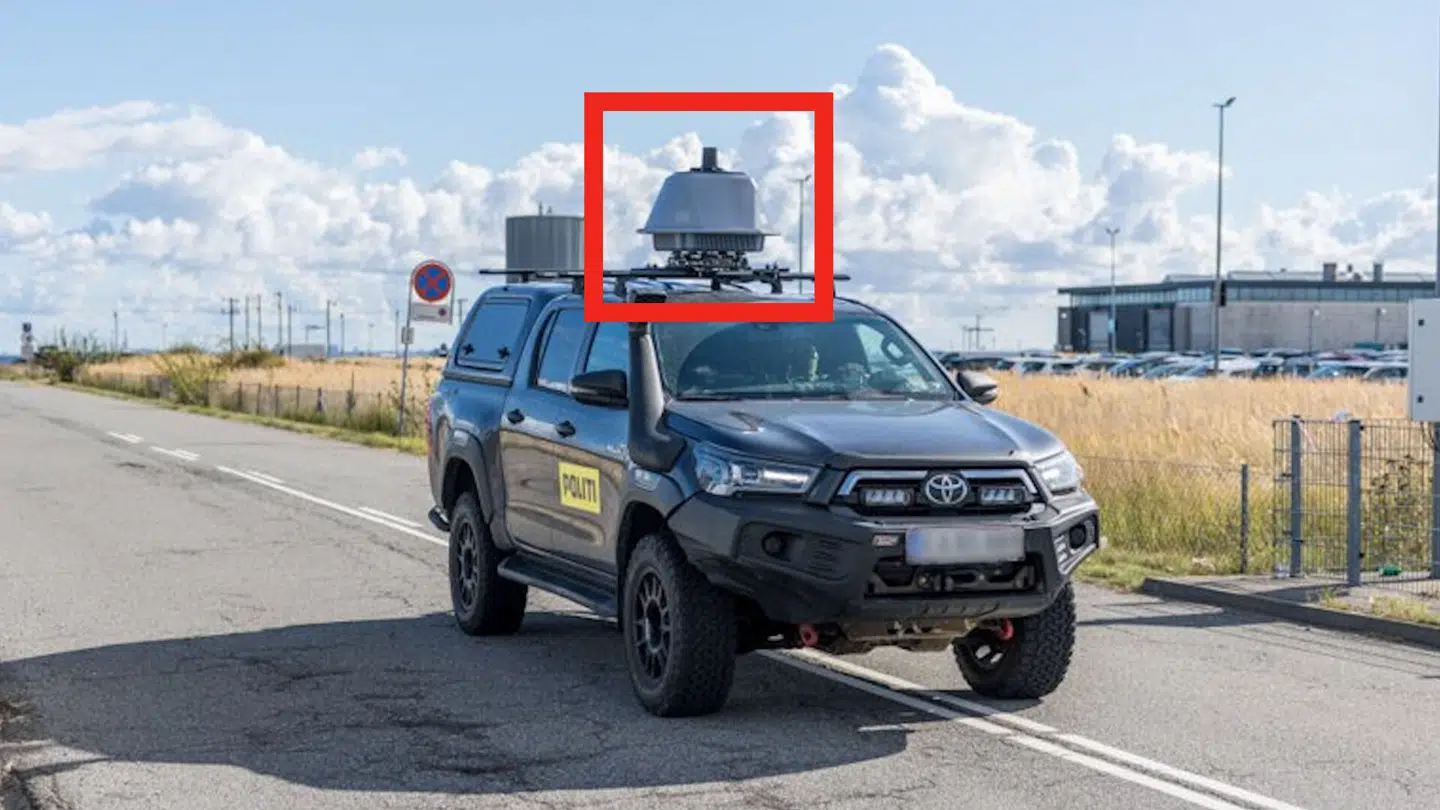 Tirsdag har politiet taget et system i brug, der skal beskytte Københavns Lufthavn mod flere droner i luftummet.