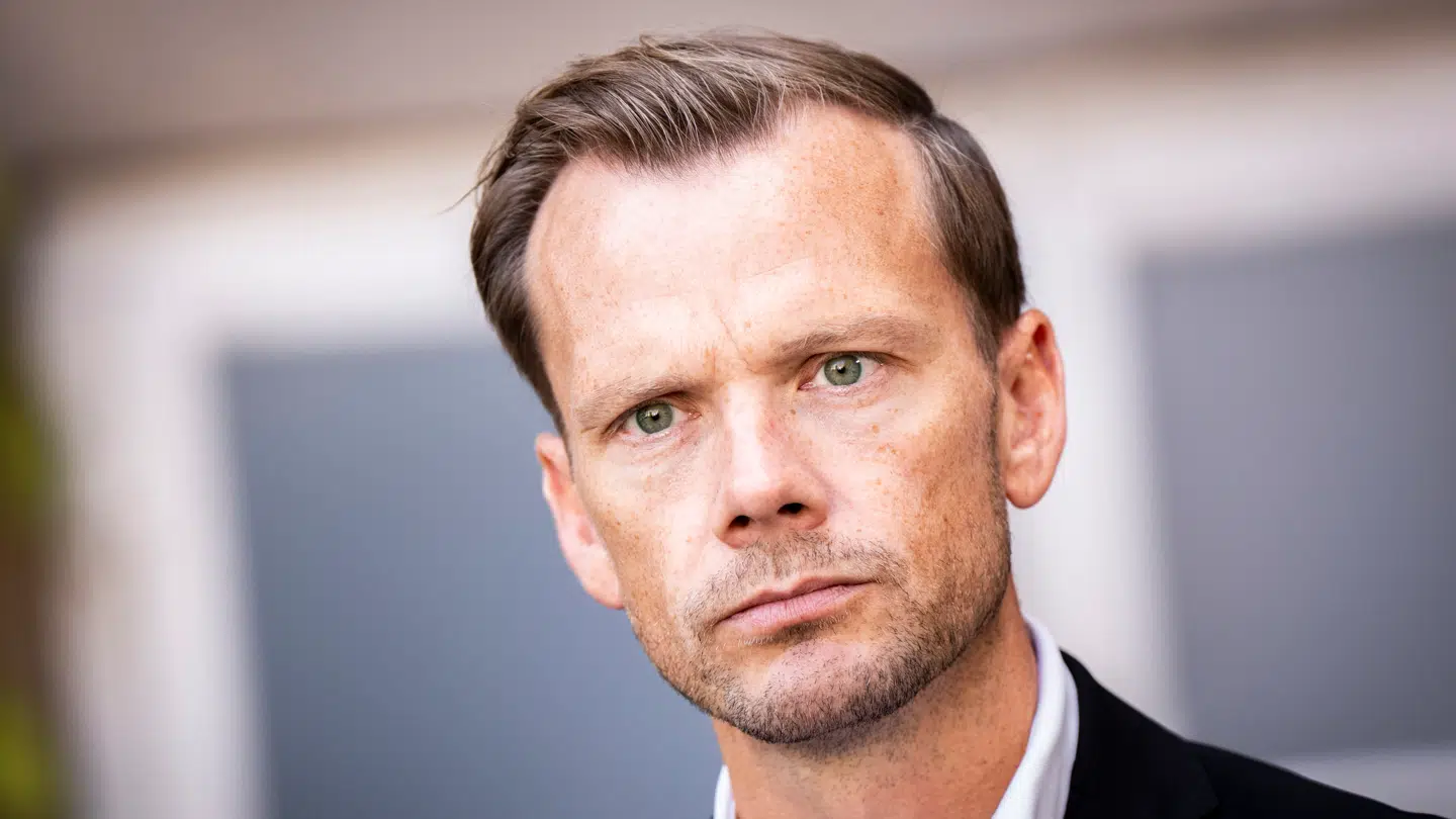 Peter Hummelgaard kaldte til Ritzau det »helt uacceptabelt«, at en fodboldkamp på den måde bliver »saboteret«.