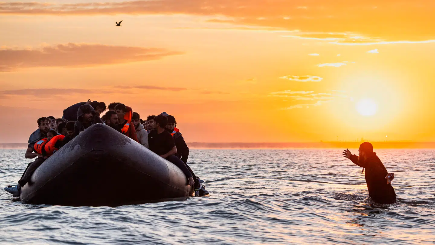 En båd med migranter ved den franske kyst tidligere i år.