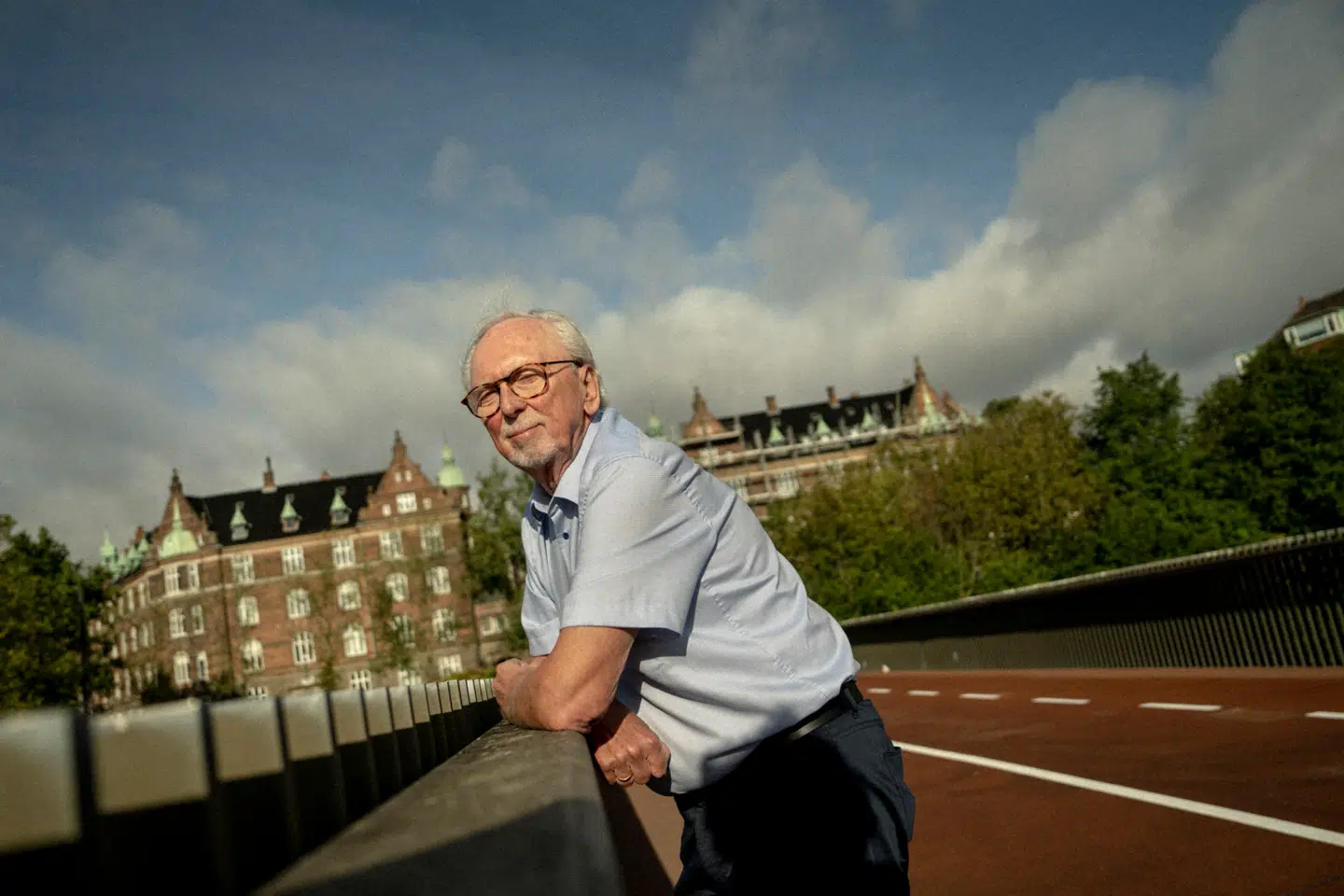 Mavefedtet er tegn på, at der har ophobet sig meget fedt omkring de indre organer – og det kan føre til alvorlige sygdomme, fortæller Henning Beck-Nielsen, der har forsket i kroppens metabolisme hele sin karriere.