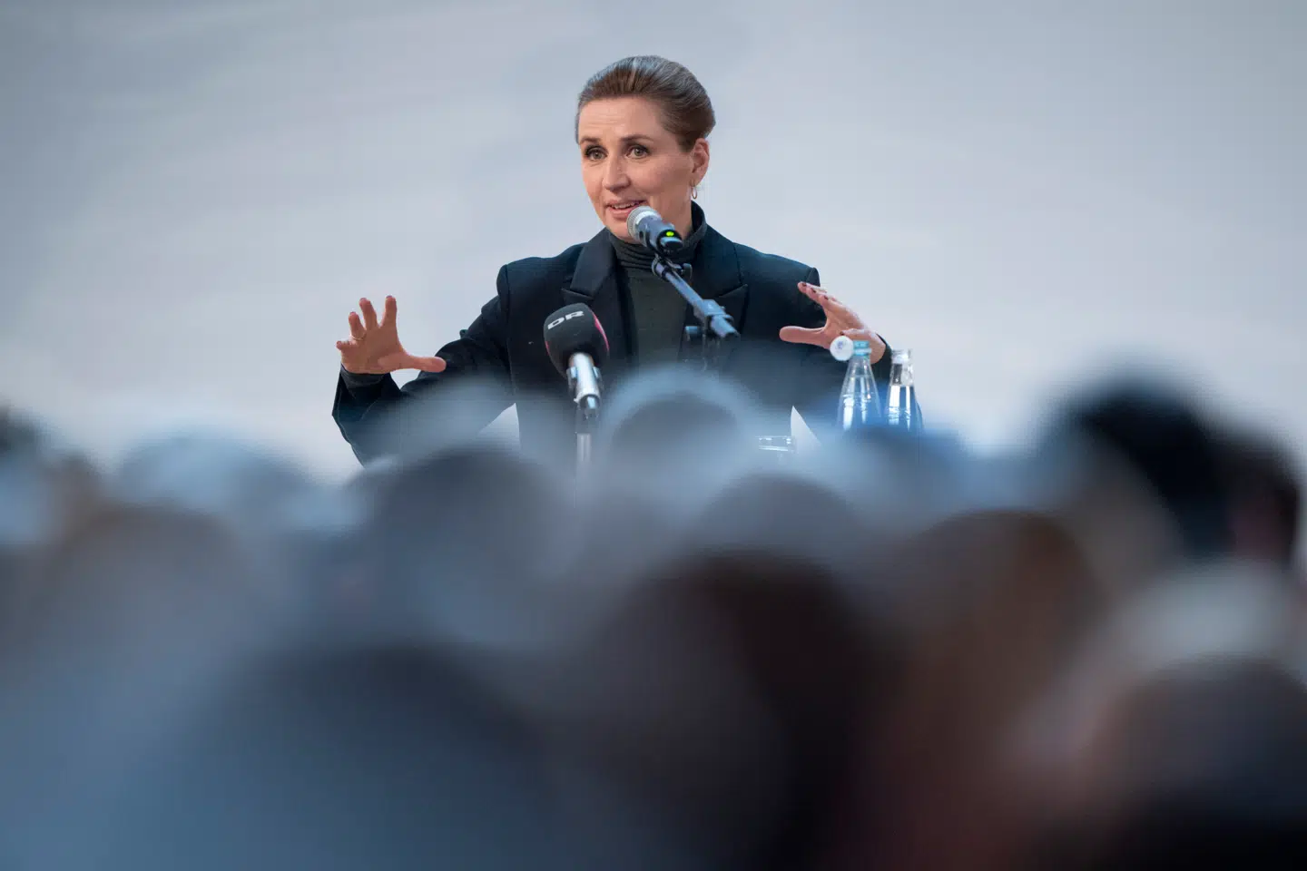 Statsminister Mette Frederiksen deltog i foråret i et debatarrangement om sikkerhedspolitik på Aarhus Universitet. Udenfor demonstrerede en gruppe studerende mod regeringens politik over for Israel.