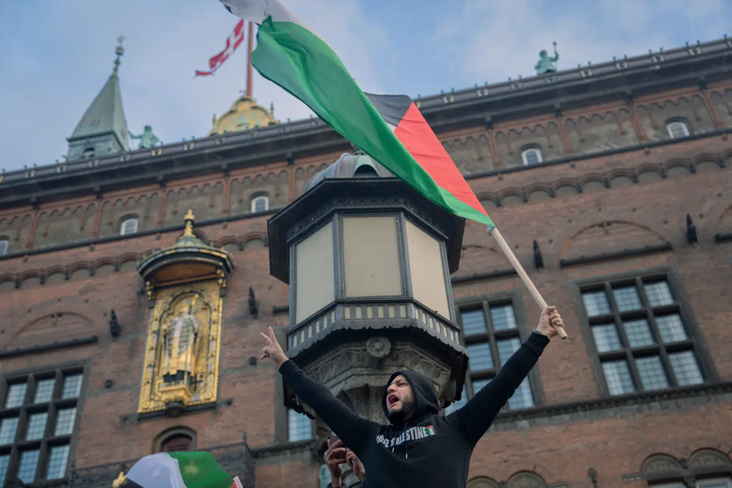 Flere aktører forsøger at mose den palæstinensiske sag ind i kommunalvalgkampen i København, skriver Charlotte Frejlev. Her afholdes demonstration for Palæstina 14. oktober 2023 på Rådhuspladsen i København. Foto: Liv Latricia Habel
