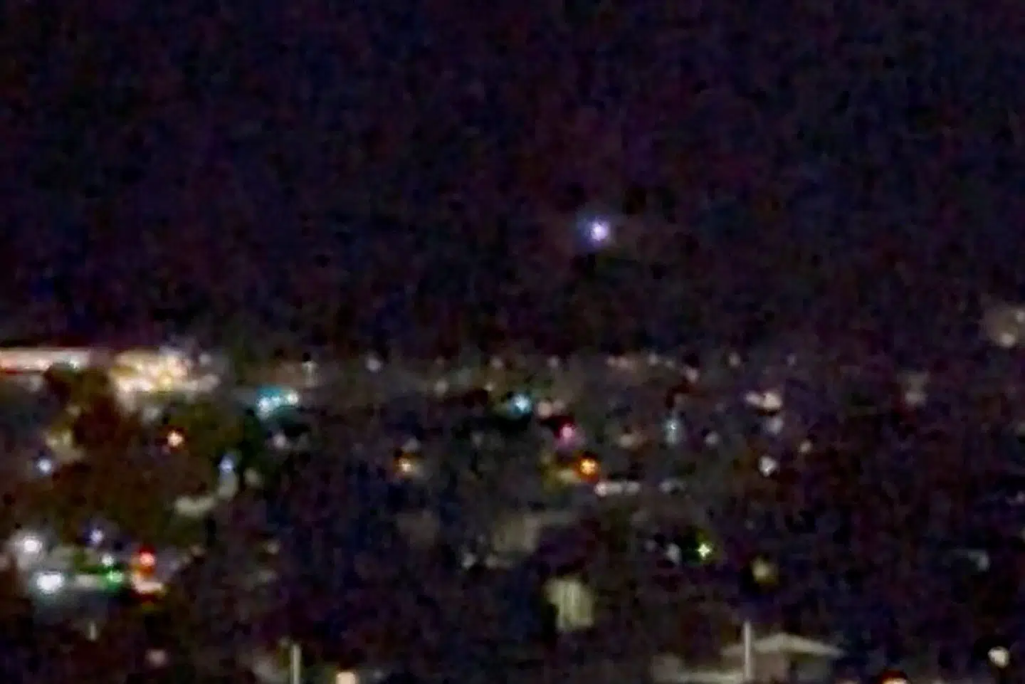 En mulig drone filmet over Aalborg i nat, hvor der blev rapporteret om mystiske lys på himlen over militærbaser og lufthavne.