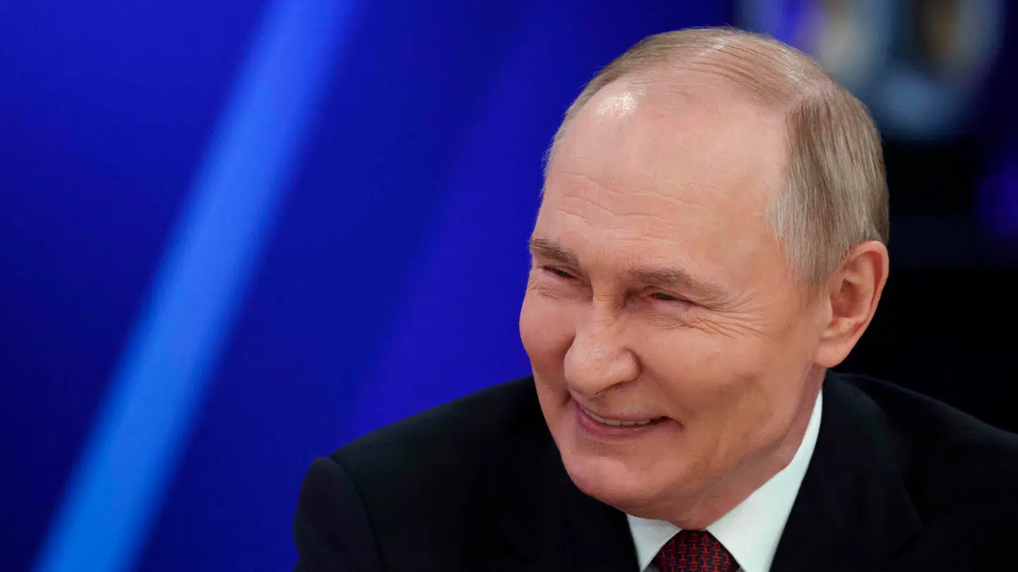 Den russiske præsident Vladimir Putin er tilsynladende i gang med en massiv hybridkrig. Mistanken er, at det rammer Danmark lige nu.