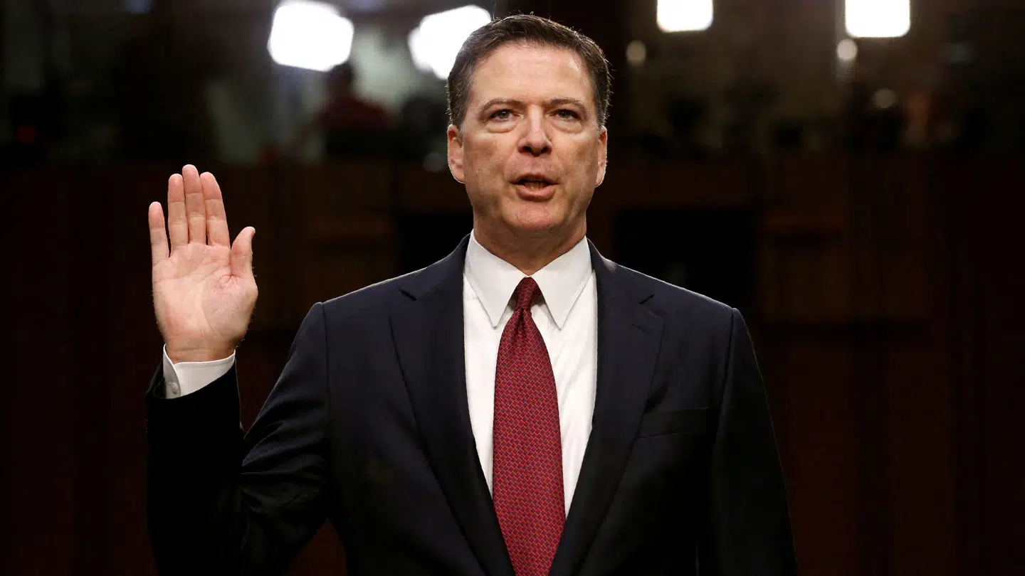 USAs justitsministerium rejser tiltale mod tidligere FBI-direktør James Comey for blandt andet falsk vidnesbyrd, skriver Reuters.
