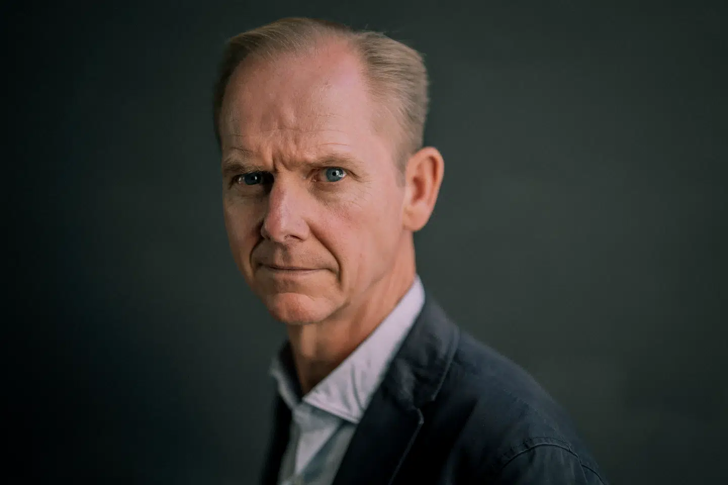 Vores samfund er ikke stærkere end de kilder, der tør stå frem – og dem hylder den ansvarshavende chefredaktør på Politiken, Christian Jensen, i sin nye bog.