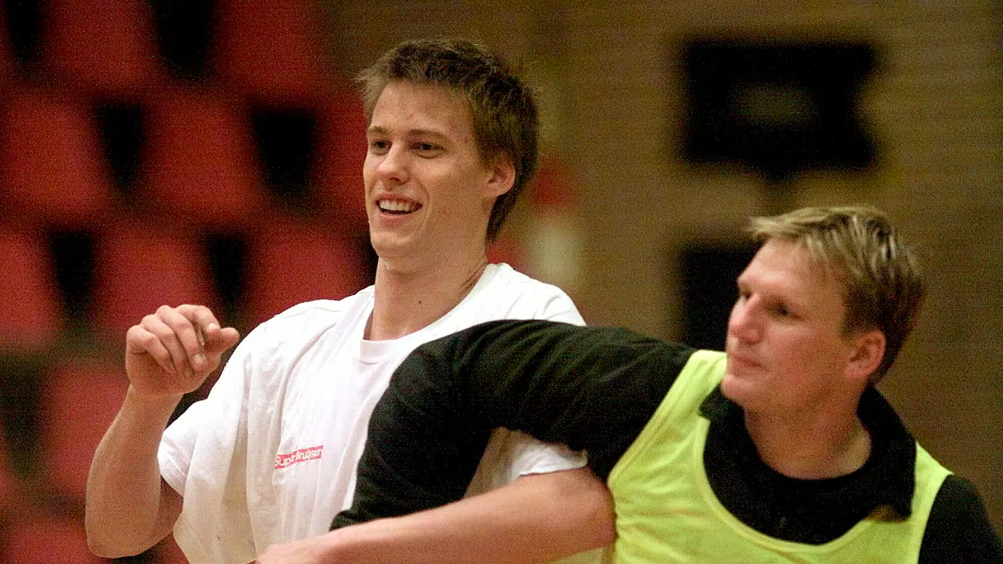 Torsten Laen (tv.) og landstræner Nikolaj Jacobsen tilbage i 2000 på landsholdet.