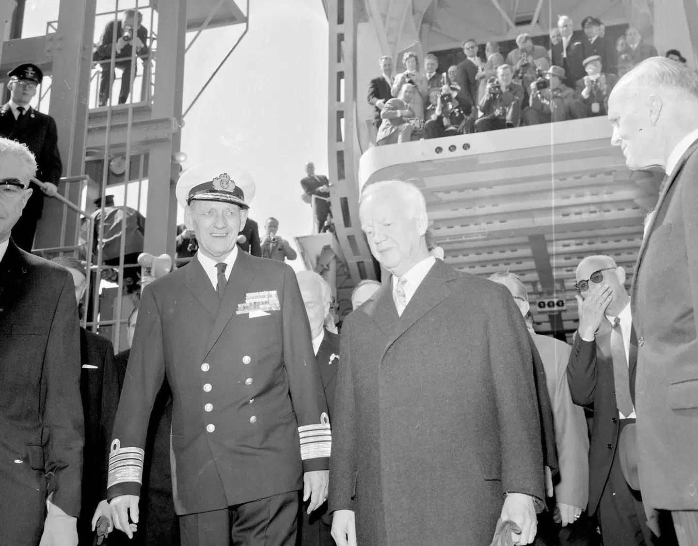 Den danske kong Frederik IX i selskab med den tyske forbundspræsident Heinrich Lübke under indvielsen af Fugleflugtslinjen.