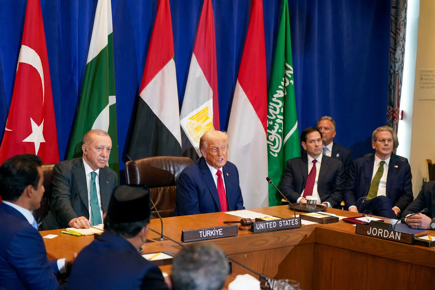 Præsident Donald Trump mødes med arabiske og muslimske ledere ved FNs generalforsamling i New York, 23 september 2025.