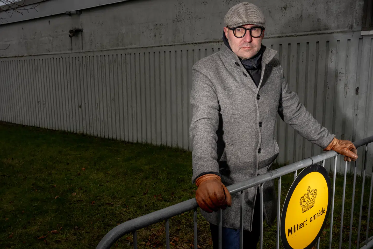 Peter Ernstved Rasmussen har skrevet bogen »Forsvarsløs«. Han er stifter af og redaktør på netmediet OLFI, og han mener, at Danmark har lukket øjnene for de kraftige advarsler om Ruslands dronekrig.