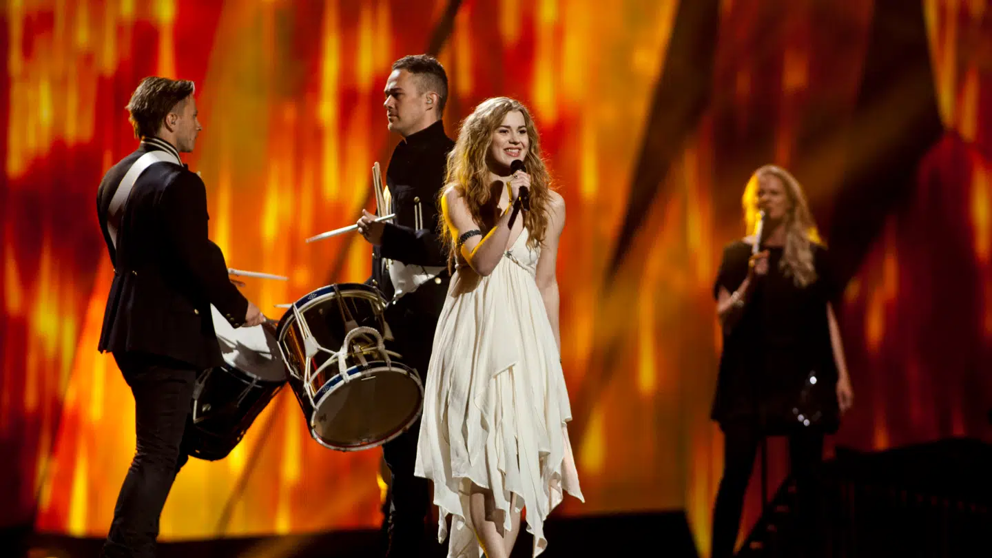 På bare fødder og fløjtespil sang og spillede Emmelie de Forest sig til sejren, men stod hun som deltager i dag, ville hun ikke deltage.